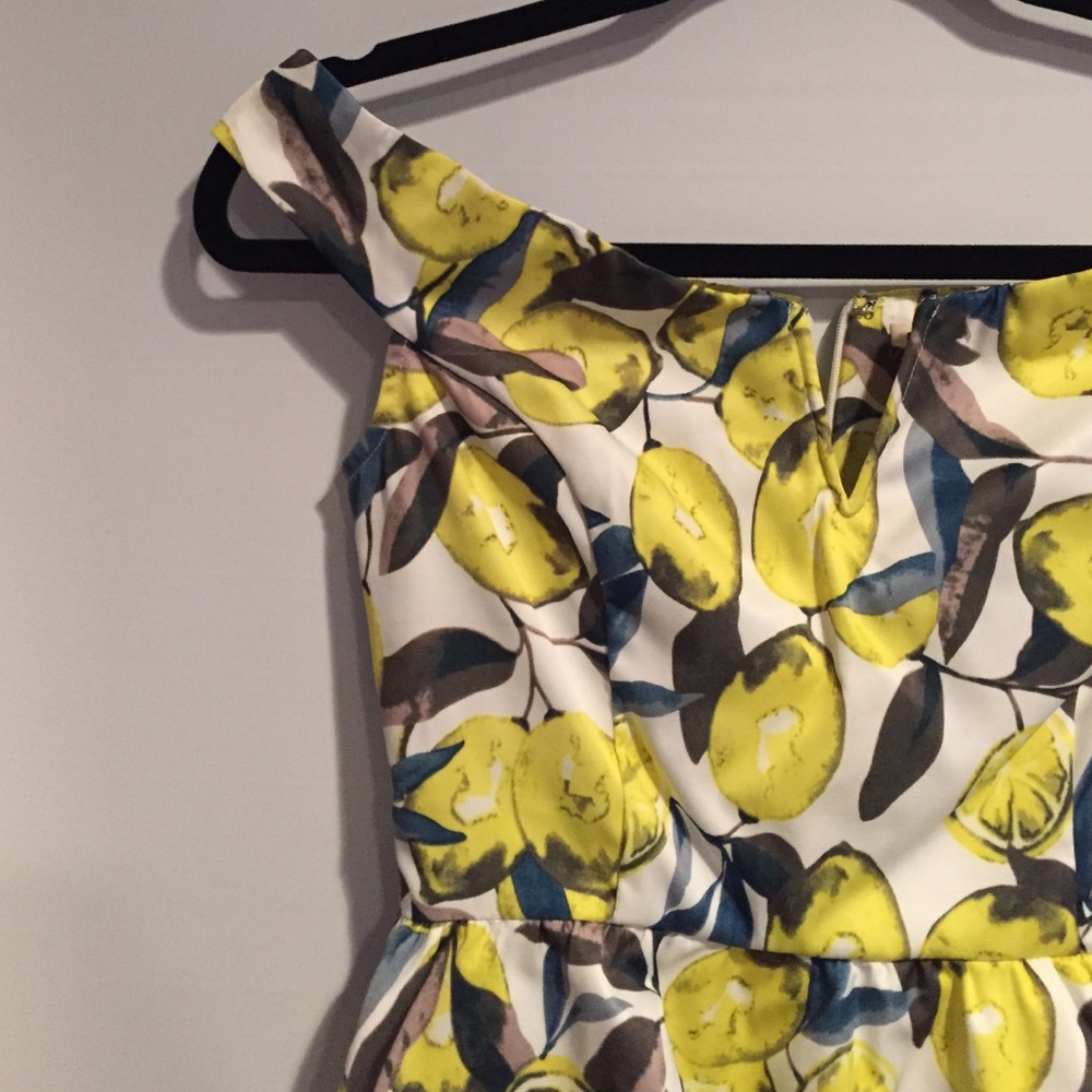 Lemon Print Off-the-Shoulder Top 🍋